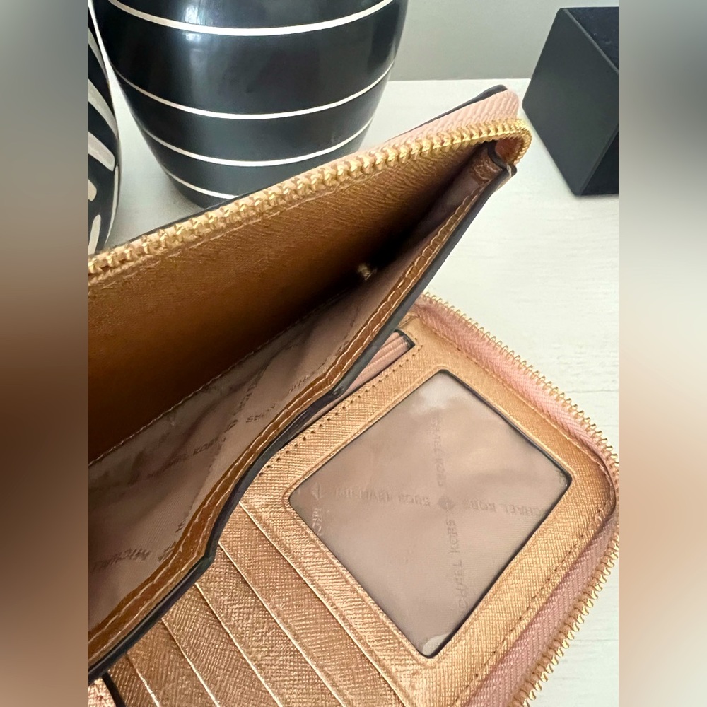 Michael Kors Rose Gold Glitter Wallet/Wristlet - Picture 6 of 9